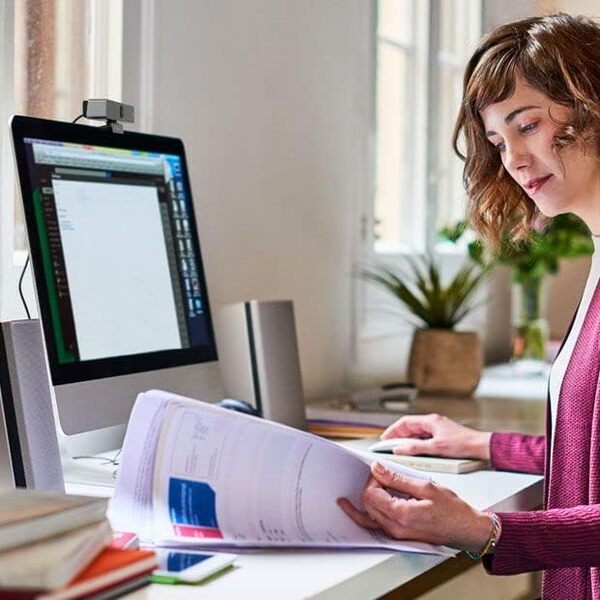 Aluratek Live 4K & 1080P HD USB/Type-C Webcam with Built-in 5X Digital Zoom, Dual Noise Cancelling Mics (AWC4KF)