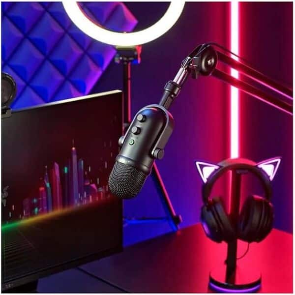 Razer Seiren V2 Pro - Microphone USB Professionnel pour Streamers (Microphone Dynamique 30 mm, Filtre Passe-Haut, limiteur de Gain, Monitoring du Microphone) Noir