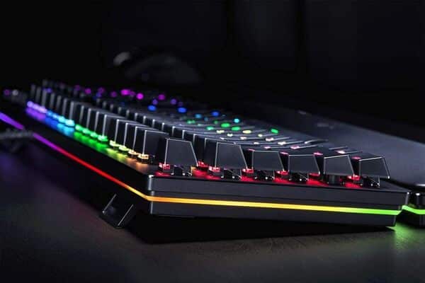 Razer Huntsman V2 (commutateur analogique) – Clavier de jeu avec commutateurs analogiques opto-mécaniques (repose-poignet, bouton rotatif numérique, touches multimédias, chroma RGB) QWERTZ Disposition
