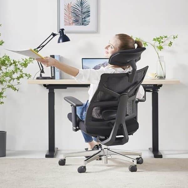 Découvrez notre test détaillé de la chaise de bureau HOLLUDLE : confort ergonomique, ajustabilité optimale et design moderne pour améliorer votre posture au travail.