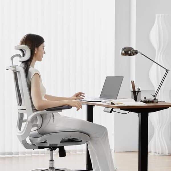 Découvrez notre test complet de la sihoo M59AS, une chaise de bureau ergonomique conçue pour le confort et la productivité maximale au travail.