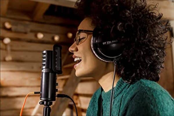 Découvrez notre test complet du beyerdynamic DT 770 Pro 80 Ohm : performances audio, confort et qualité de studio pour professionnels et audiophiles. 