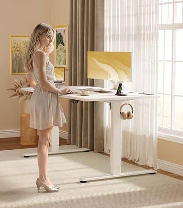 Découvrez notre test complet du bureau électrique OffiGo : ergonomie, praticité et confort pour votre espace de travail. Avis détaillé et conseils d'achat. 