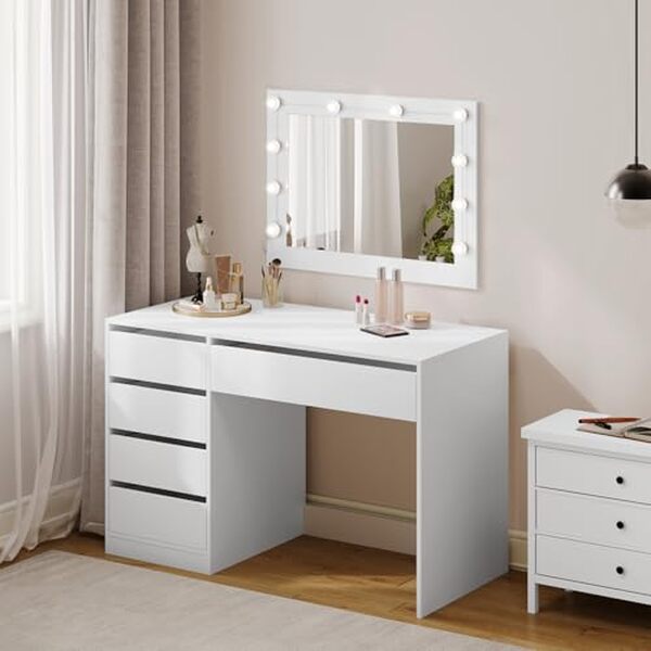 Découvrez notre test détaillé du bureau eSituro 5 tiroirs : design, fonctionnalité et qualité de rangement pour optimiser votre espace de travail. 